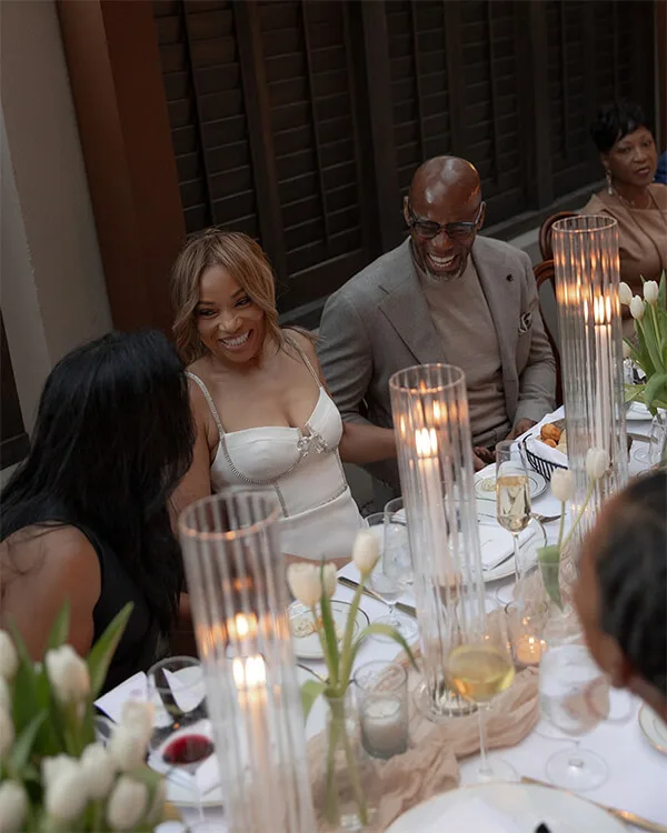 Showcasing Charleston courtyard welcomes